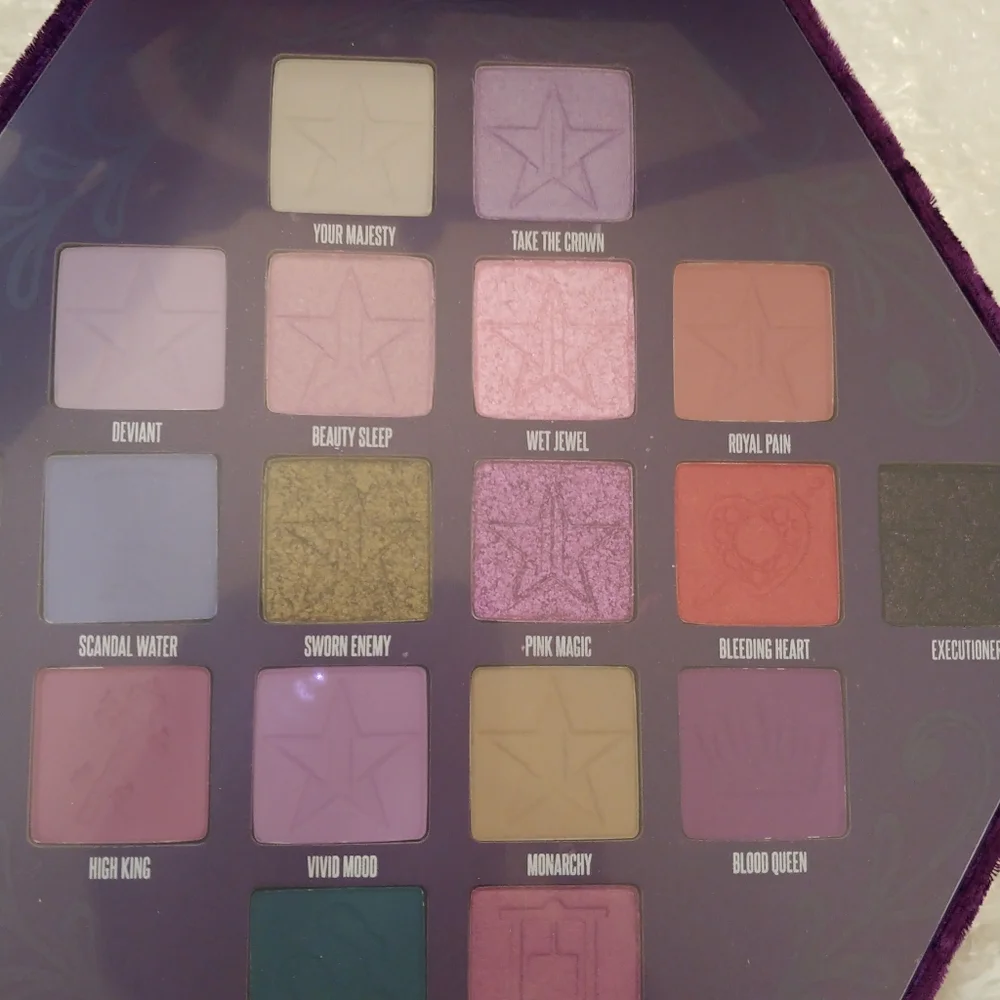 💜FIRM! NWT JEFFREE STAR BLOOD LUST EYESHADOW PALETTE (LAST ONE AVAILABLE)